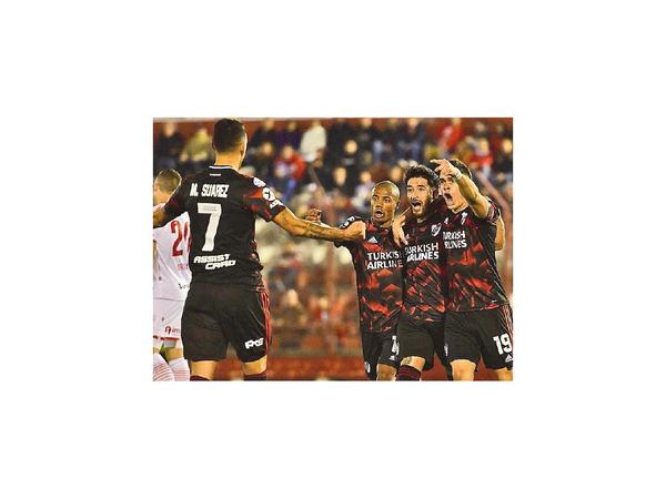 Un tanto de Ángel y  goleada de River