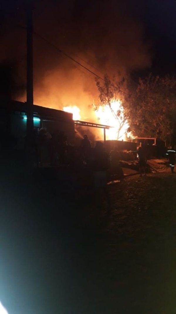 Niño muere tras incendiarse su vivienda - Nacionales - ABC Color