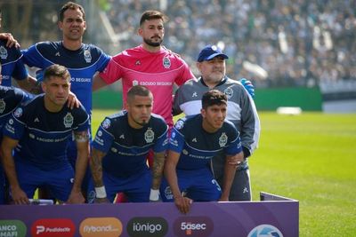 Maradona debutó con una derrota - Fútbol - ABC Color