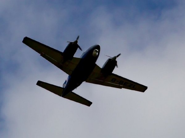 Siete muertos al caer avión sobre casas en ciudad de Colombia