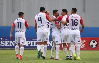 Nacional golea a Capiatá