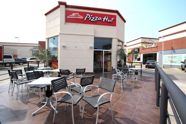 Pizza Hut se consolida como líder del mercado