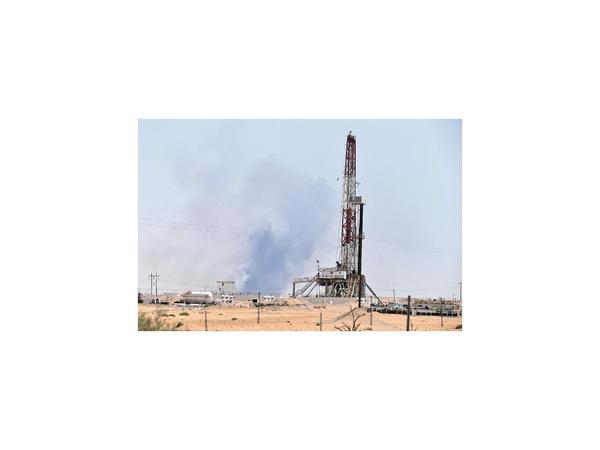 Arabia trata de restablecer su producción de petróleo