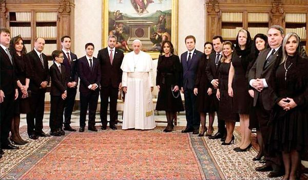 Abdo busca “oxígeno” con su segunda visita al Papa - Política - ABC Color