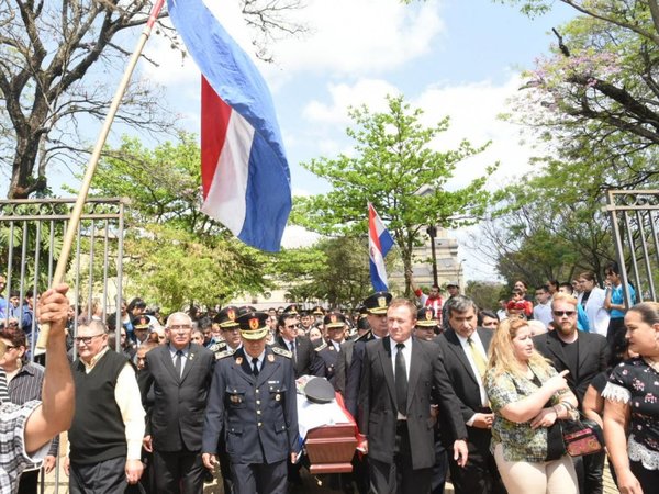 Policías retirados a Villamayor: "Se saca la responsabilidad y culpa a la Comandancia"