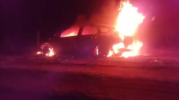 Hallan dos cuerpos calcinados dentro de vehículo incendiado en Horqueta - Nacionales - ABC Color