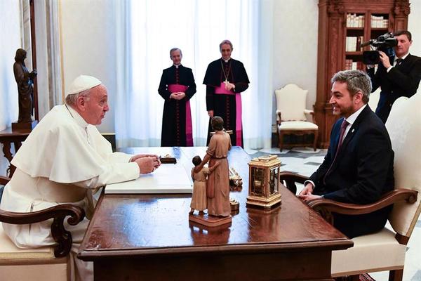 Mario Abdo Benítez suspende su viaje al Vaticano | .::Agencia IP::.