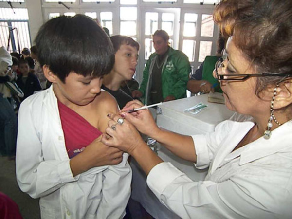 Inicia vacunación contra sarampión, rubéola y fiebre amarilla » Ñanduti