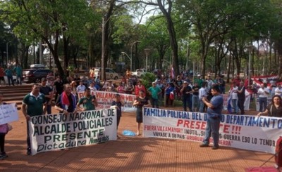 Bloquean paso vehicular en Aduanas exigiendo salida de Villamayor