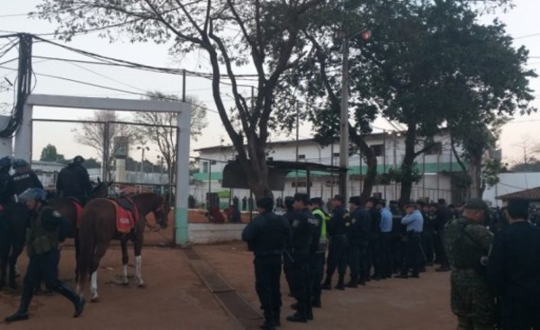 Cae guardia que pretendía ingresar droga a la Cárcel Regional