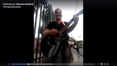 Cantar en el bus y en las calles, un talento muy poco valorado  - Periodismo Joven - ABC Color