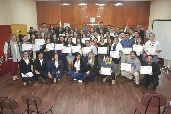 Exitosa primera edición de la ''Escuela de Lideres de Misiones'' - Digital Misiones