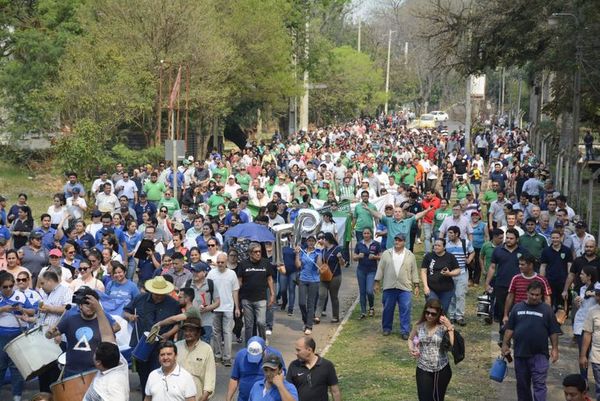 Unos 3.000 pacientes de Clínicas afectados por paro de la UNA - Nacionales - ABC Color