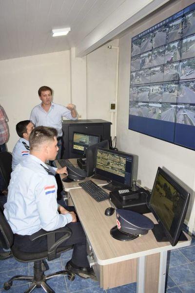 Habilitan centro de monitoreo y videovigilancia 911 en San Ignacio - Nacionales - ABC Color