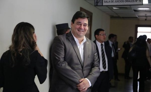 HOY / Tras proceso que apuntaba a llevarlo 5 años a la cárcel senador es absuelto