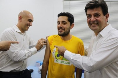 Buscan blindar la frontera con vacunas contra enfermedades prevenibles - ADN Paraguayo