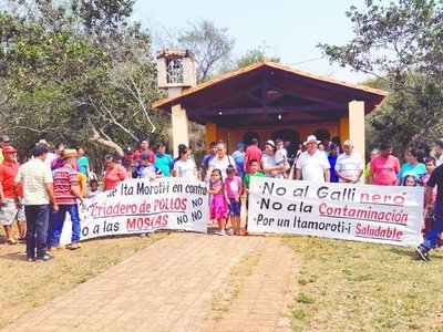 Haedo y Kure´i en líos con vecinos por gallinería