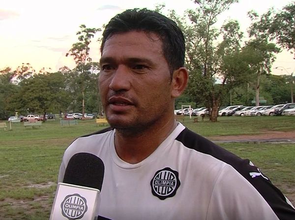 Dictan orden de captura para ex delantero de Olimpia