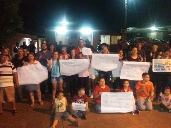 Vecinos se manifiestan contra obra que consideran innecesaria - Nacionales - ABC Color