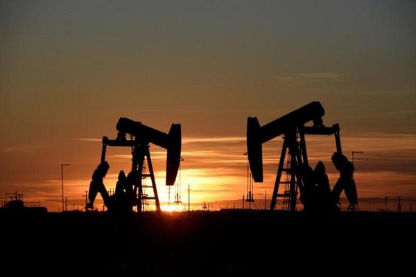 El petróleo registra este lunes su mayor cotización desde la guerra del Golfo