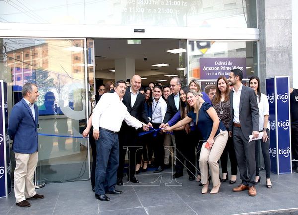 Tigo abrió nueva tienda en Shopping Multiplaza