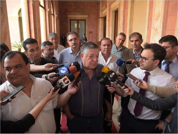 Vuelta de página al caso Friedmann y urgen a Marito recuperar el campo