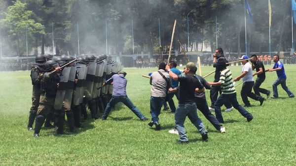 Los riesgos de disturbios civiles en el  Contrato de Seguro