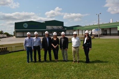 MIC visita a industrias frigoríficas que participarán de la Feria Internacional Anuga | .::Agencia IP::.
