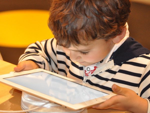 Tecnologías influyen en procesos de aprendizaje durante la infancia