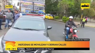 Indígenas se movilizan y cierran calles del microcentro - ABC Noticias - ABC Color