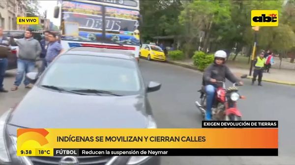 Indígenas se movilizan y cierran calles del microcentro - ABC Noticias - ABC Color