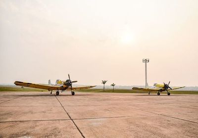 Llegaron al Silvio Pettirossi dos aviones hidrantes que se usarán para combatir incendios en Amambay - Digital Misiones