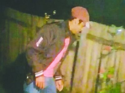Golpeó a su concubina y le cortó el pelo con una navaja