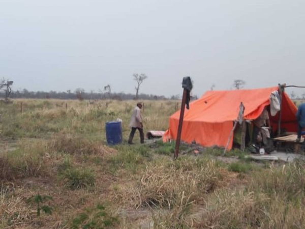 Cuatro trabajadores corrieron del fuego y desaparecieron