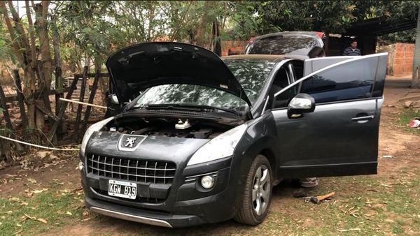 Hallan doble fondo en vehículo incautado en Coronel Oviedo - Nacionales - ABC Color