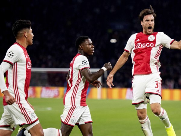 El Ajax vuelve a ilusionarse en Europa con una goleada