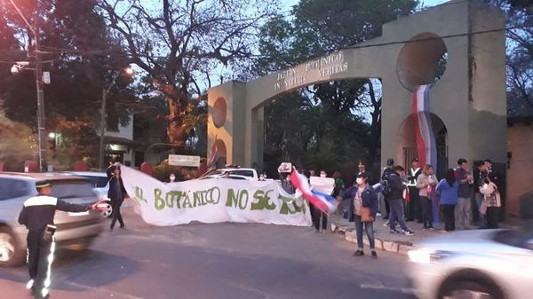 Ambientalistas gritan “el Botánico no se toca” - Nacionales - ABC Color