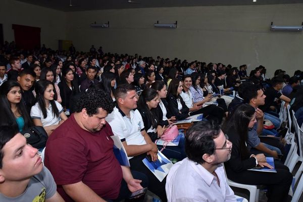 Ombosako’i mbohapyha edición seminario universitario Karapeguápe - ABC Remiandu - ABC Color
