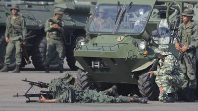 Tildan de “mercenarios” a opositores venezolanos