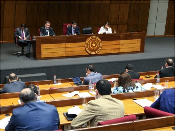 Legisladores piden reducir evasión y exenciones ante bajos ingresos