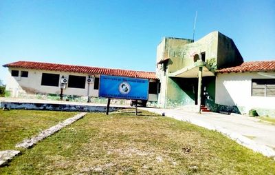 Local del puesto de salud del IPS en Bahía Negra es una pocilga - Interior - ABC Color