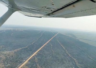 Once aviones para atacar los focos de fuego - Interior - ABC Color