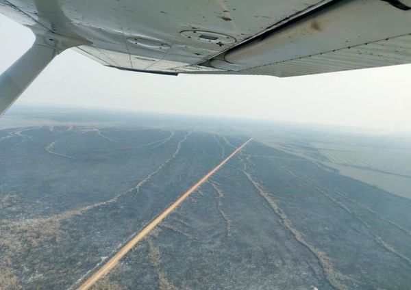 Once aviones para atacar los focos de fuego - Interior - ABC Color
