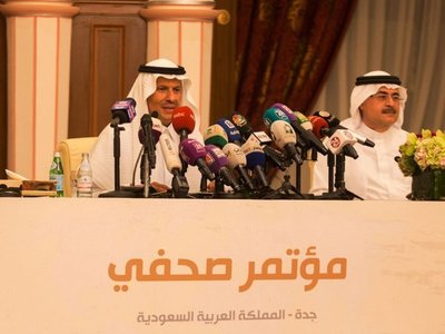 Arabia Saudí anuncia recuperación de producción y el crudo retrocede