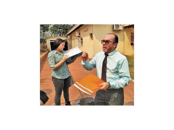 CDE: Acusados de planilleros demandan a la Municipalidad