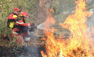 HOY / Sin plan, contener incendios forestales depende de lluvias
