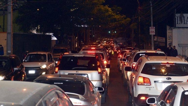 HOY / Cuando un “ángel” llega a bordo de una moto: buscan al héroe desconocido