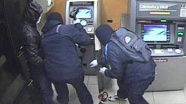 El crimen organizado no para, robaron dinero de cajeros del BNF