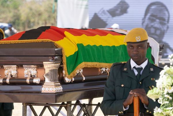 Tradiciones, creencias y política en la batalla por el cuerpo de Mugabe - Mundo - ABC Color
