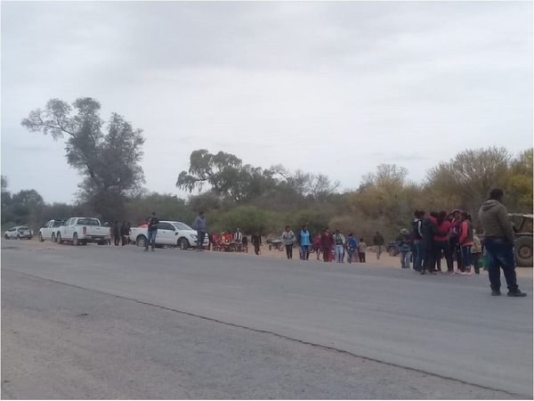 Indígenas cierran ruta Transchaco en reclamo de asistencia